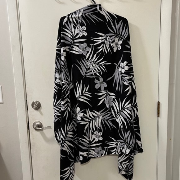 WHITE STAG Black and White Floral Leaf Print Rayon Scarf 60 x 44 inches One Size - Picture 4 of 6